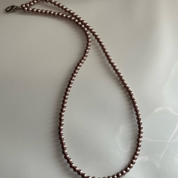 Elegant Pink Pearl Necklace - Picture 3 of 4